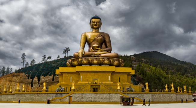 buddha dordenma statue thimphu bhutan